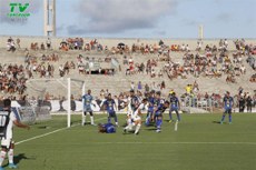 Depois de um susto no primeiro tempo, o Botafogo não encontrou dificuldades para golear o Atlético e garantir a segunda colocação do Grupo A