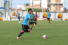 Jogadores voltam a trabalhar nesta sexta-feira (9) na Maravilha do Contorno