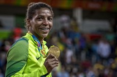 Além do ouro olímpico, Rafaela também foi ouro no Mundial de 2013, prata no de 2011 e bronze no World Masters de 2012