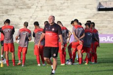 O técnico Ruy Scarpino espera mais um jogo complicado no interior de Alagoas e faz mistério sobre a escalação