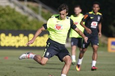 Zagueiro Rodrigo Caio, do São Paulo, foi a principal surpresa na convocação