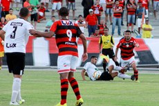 Camisa 9 rubro-negro, centroavante Rodrigão é a maior aposta do Campinense para a decisão
