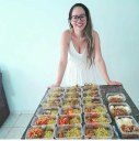 Marcela prepara a própria comida para ter uma alimentação saudável e consequentemente evitar o desperdício