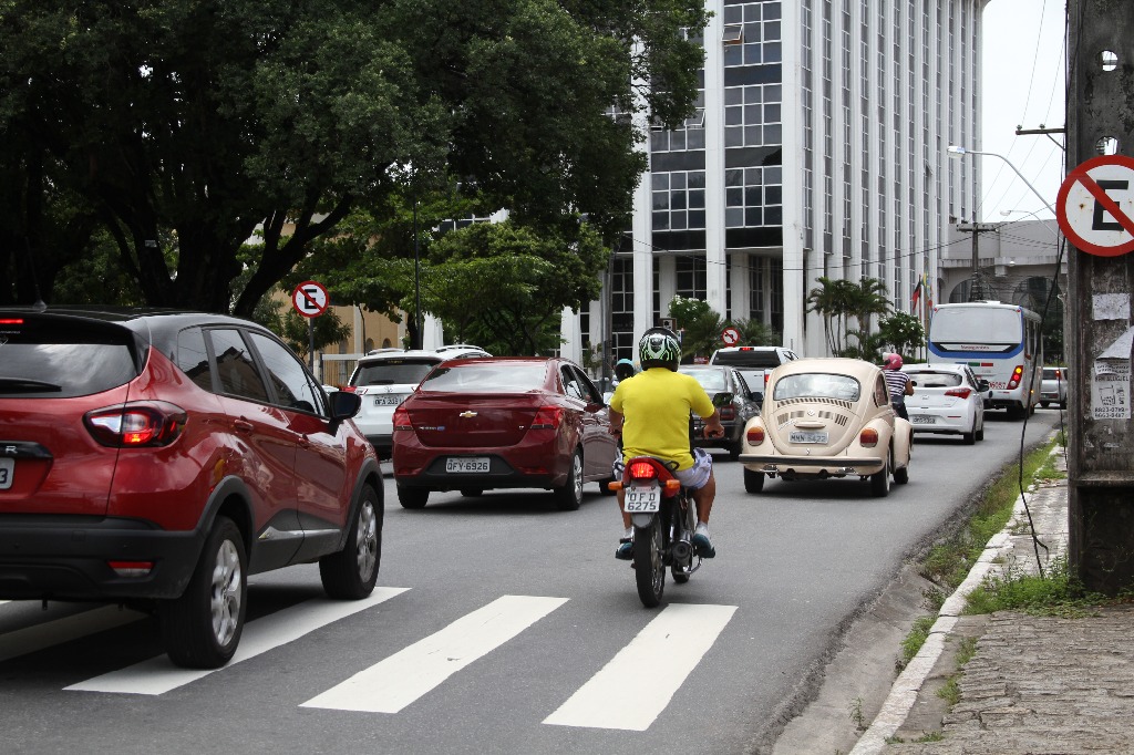 TRÂNSITO_F. EVANDRO PEREIRA (1).JPG