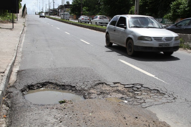 Buracos.jpg Buracos.jpg