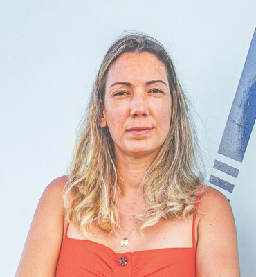 Cláudia Cunha professora - Arquivo Pessoal.jpg