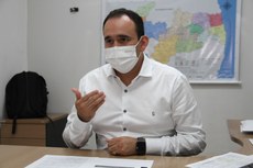 Secretário executivo de Gestão da Saúde, Johny Bezerra frisou: “Não representa o fim da pandemia” Foto: Evandro Pereira