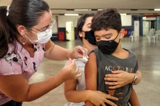 Enzo Lacerda disse que estava ansioso para tomar a vacina. Foto: Evandro Pereira