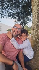 Luis e o filho Lucas: “Eu optei por uma paternidade mais participativa”.