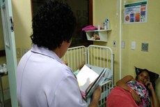 Crianças podem ser alegradas durante o período de internação, sem risco de contaminação