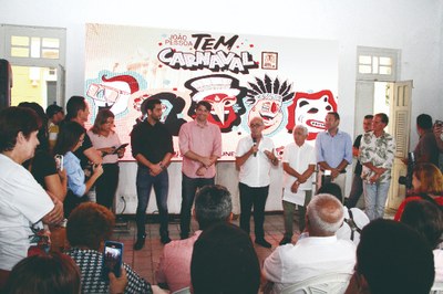 carnaval_trdição_folia_de_RUA-F-MRUSSO (7).JPG Cícero Lucena (centro) fez o lançamento dos eventos carnavalescos