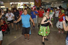 Usuários e familiares se fantasiaram e caíram na folia ao som do frevo e da Bateria Malandros do Morro, na sede da instituição, em João Pessoa 