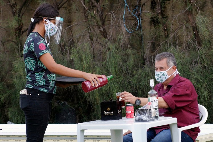 20200729-Artur protocolo flaxibilizaçao dos restaurantes-Marcus Antonius (13).JPG