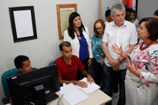 Além do governador, estiveram presentes a vice-governadora, Lígia Feliciano, e a superintendente do jornal, Albiege Fernandes