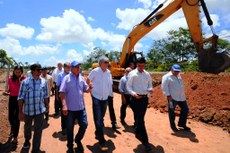 Governador e superintendente do DER viram de perto o andamento da obra de duplicação e restauração do acesso ao Aeroporto Castro Pinto 
