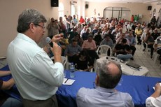 O voo deve ter capacidade para transportar 70 passageiros e dependerá de ajustes técnicos e as adequações exigidas para a decolagem de uma aeronave de grande porte