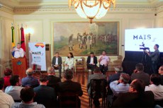 Governador Ricardo Coutinho lançou o Mais Trabalho 2 em solenidade realizada no Palácio da Redenção