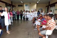 Um dos pontos altos da ação ocorreu na ‘Sala de espera’, durante roda de diálogos sobre a prevenção contra o câncer de mama