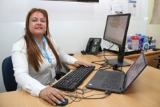 Gestora Yveth Alves (foto um) destaca que mulheres como Rafaela Narque (foto dois) conseguem dividir melhor o tempo entre as atividades 