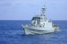 Navio Guaíba tem 46,5 metros de comprimento e atua desde 1994