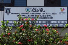 Delegacia de Repressão a Crimes Homofóbicos dá suporte ao público LGBT