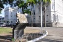 Placa da Praça Pedro Américo é um dos exemplos de falta de manutenção