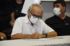 Prefeito Cícero Lucena: “Com a provável chegada dessa nova cepa, que está gerando muitas incertezas dentro da comunidade científica, achamos por bem, cancelar o nosso Réveillon”