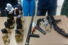 Os quatro homens e todo o material apreendido foram apresentados na Central de Polícia Civil, no bairro do Geisel