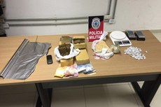 Foram apreendidos 3 kg d maconha e 1 kg de cocaína na capital