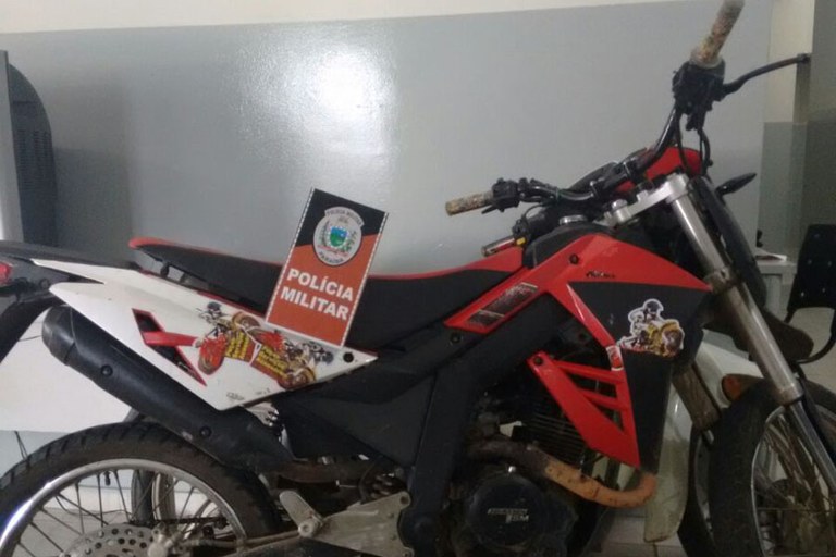 prisão dupla armada_bayeux (1).jpg prisão dupla armada_bayeux (1).jpg