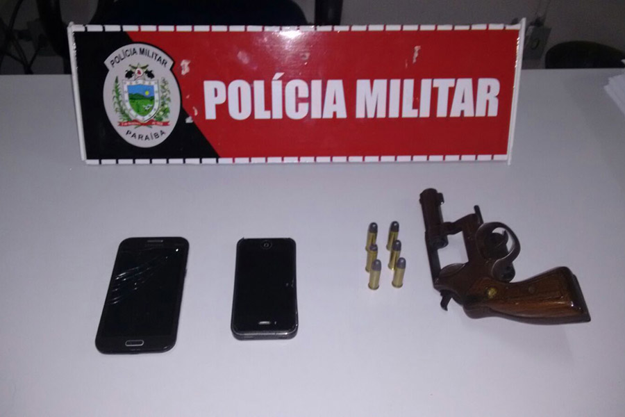 PM prisão dupla suspeita de roubo de carro1.jpg