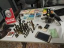Policiais encontraram dois revólveres, várias munições e estojos deflagrados de diversos calibres