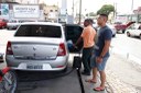 Abastecer os carros continua sendo um sofrimento para os donos de veículos, que precisam enfrentar longas filas