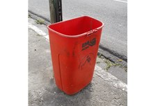 Somente este ano, quase 80 papeleiras foram danificadas; em 2016, foram 123