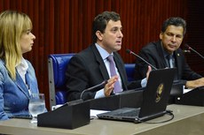 O deputado Gervásio Maia anunciou que a Assembleia entra em recesso a partir desta quinta (22) e passará por reformas estruturais