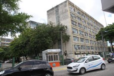 No momento, os blocos um e dois do centro estão sendo reformados, com previsão de término para maio deste ano