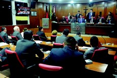 A decisão do Legislativo pessoense de antecipar o pagamento do 13º salário deve injetar R$ 1,2 milhão na economia da capital
