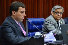 Projeto tem previsão de R$ 52 milhões a menos que em 2016; o relator Gervásio Maia (E) destaca responsabilidade do governo