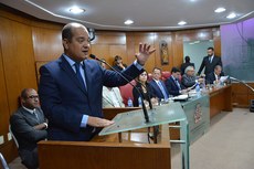 Vereadores, deputados, secretários da Prefeitura e representantes da sociedade participaram do debate que aconteceu na tarde de ontem