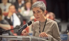 Terceira entrevistada da série “Desterrados”, antropóloga Débora Diniz foi obrigada a deixar o Brasil por causa de ameaças de morte e ataques à sua pesquisa