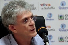 "Vamos entregar 100 obras até o fim do ano, as quais representam R$ 210 milhões e ainda deixaremos cerca de 80 obras em execução para serem entregues por João Azevêdo", assegurou o governador Ricardo Coutinho