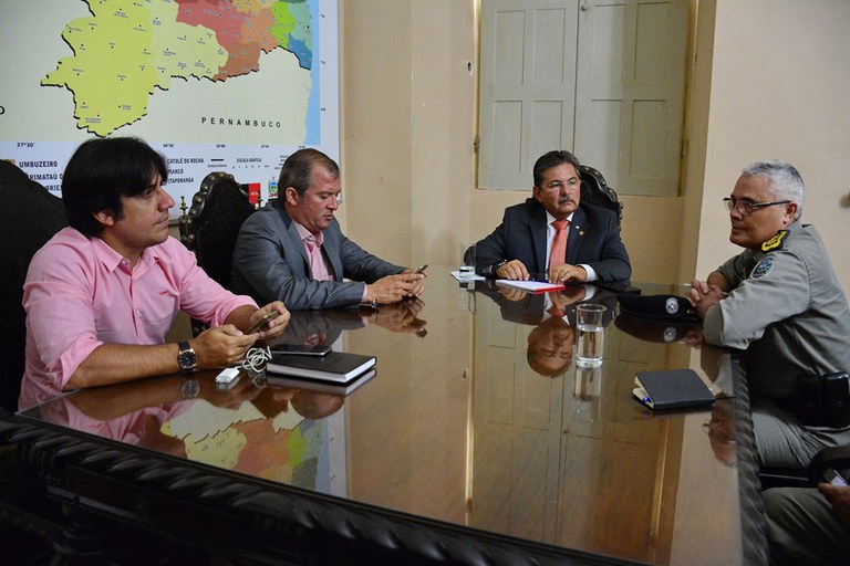 02.01.17 audiencias_governador adriano © roberto guedes (20).JPG