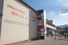 Escola recebeu investimentos de mais de R$ 3 milhões e está equipada com 20 salas de aulas, biblioteca, auditório, além do ginásio