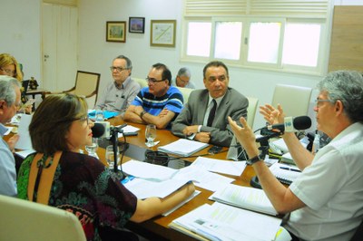 Na Educação, Ricardo enfatizou que a gestão já construiu ou reformou mais de 2.300 salas de aula, além de 80 ginásios