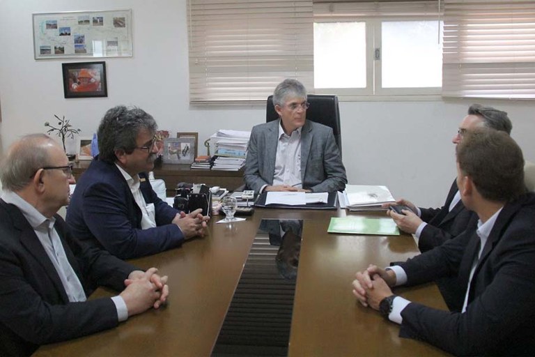 ricardo recebe presidencia da fiep_foto jose marques (3).jpg