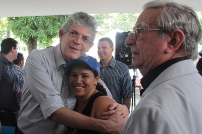 Com mais de R$ 1 bilhão de investimentos na área, governador Ricardo Coutinho mantém uma média de 20 estradas entregues por ano