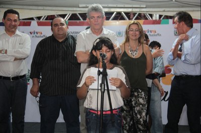 "A obra está linda", disse, emocionada, a estudante do 5º ano, Daiane Katlen