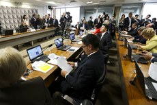 Especialistas pró-impeachment começam a ser ouvidos no Senado