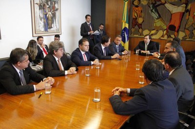 Na Câmara, os governadores discutiram com Rodrigo Maia a tramitação dos projetos referentes à securitização da dívida ativa 