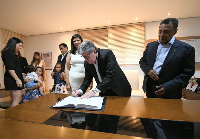 aa4fa582-7589-4b0d-9258-3b5b682b9095 (1).jpeg